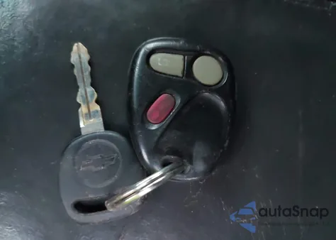 2001 Chevrolet Silverado 2500Hd Ls z USA, uszkodzony, nr VIN 1GCHK29161E335272